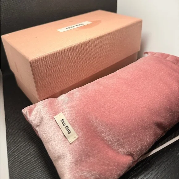 Miu Miu Rimless Sunglasses with Pink Lenses and Gold Hardware - Picture 4 of 11